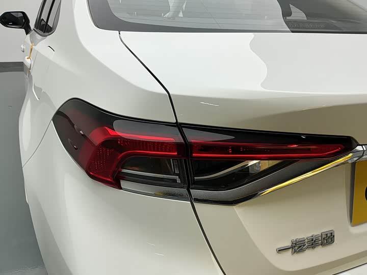 Фото 11 - Toyota Corolla