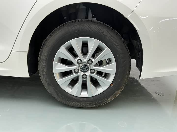 Фото 13 - Toyota Corolla