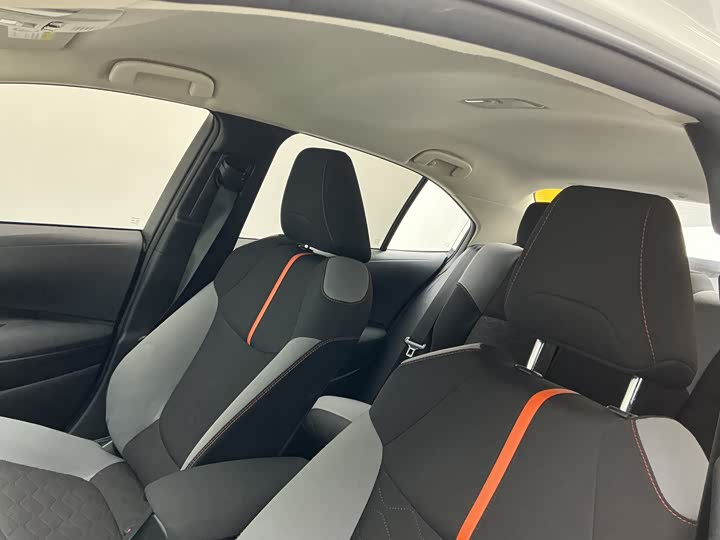 Фото 19 - Toyota Corolla