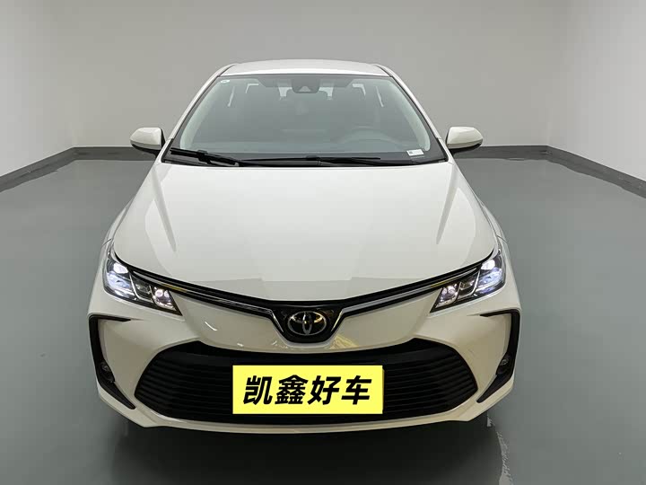 Фото 2 - Toyota Corolla