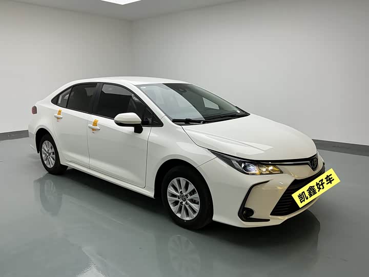 Фото 3 - Toyota Corolla