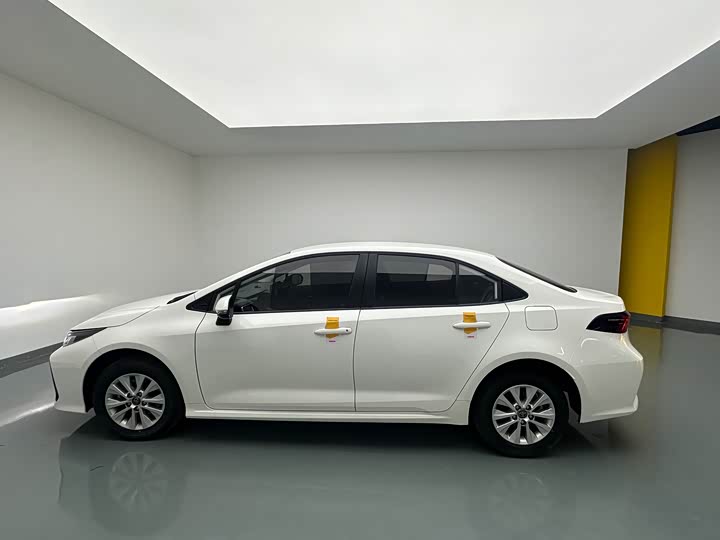 Фото 7 - Toyota Corolla