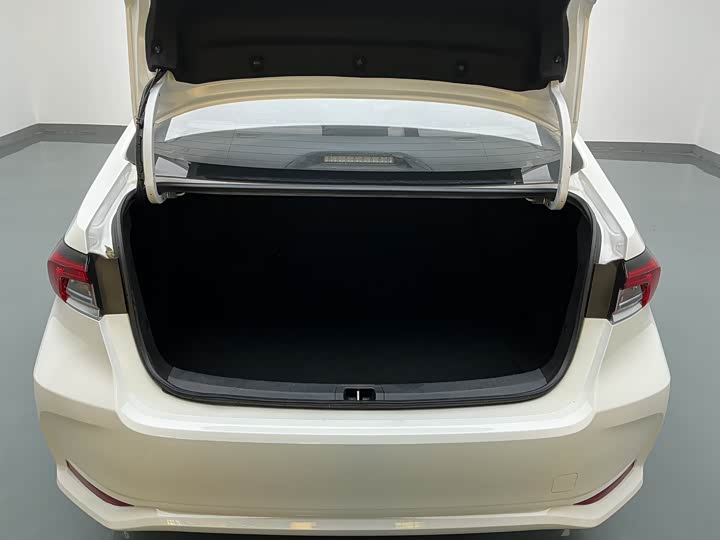 Фото 9 - Toyota Corolla