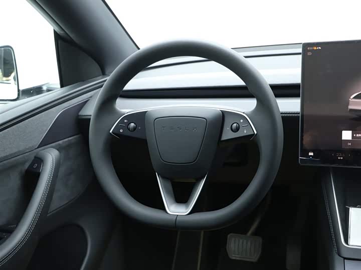 Фото 16 - Tesla Model Y