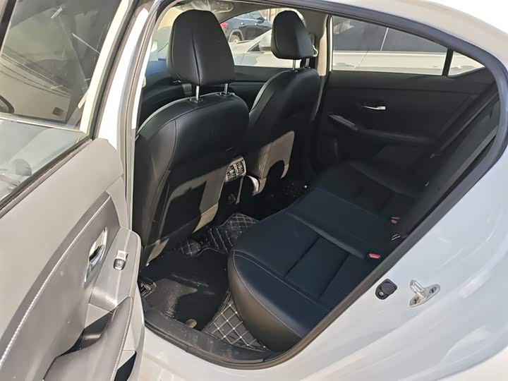 Фото 17 - Nissan Sylphy