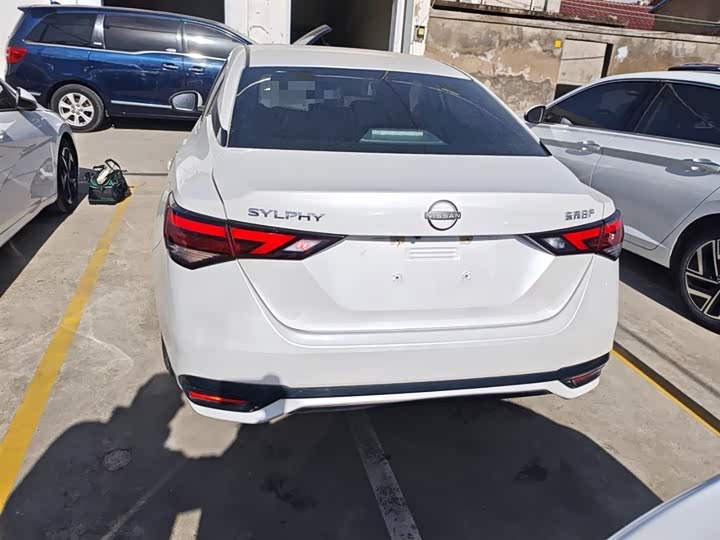 Фото 6 - Nissan Sylphy