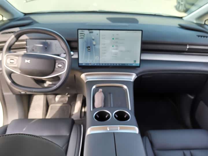 Фото 10 - XPeng X9