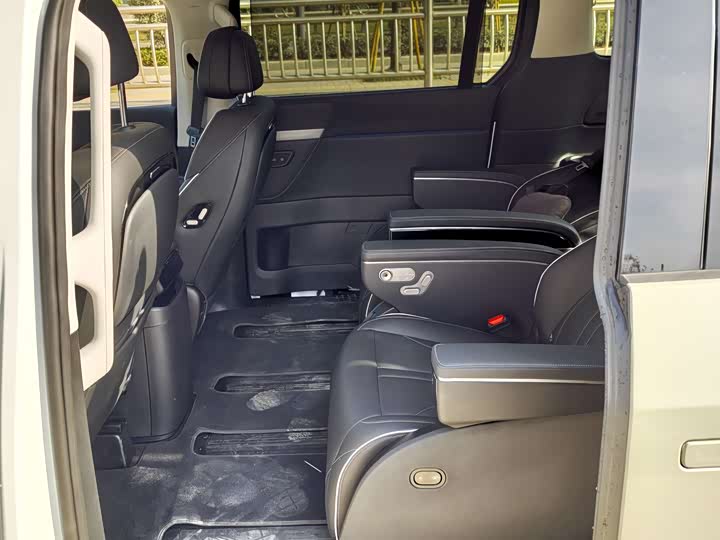 Фото 9 - XPeng X9