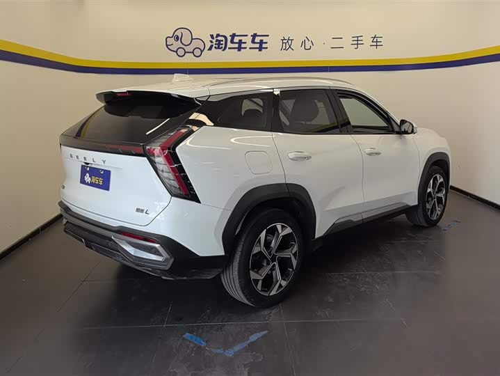 Фото 3 - Geely Atlas L