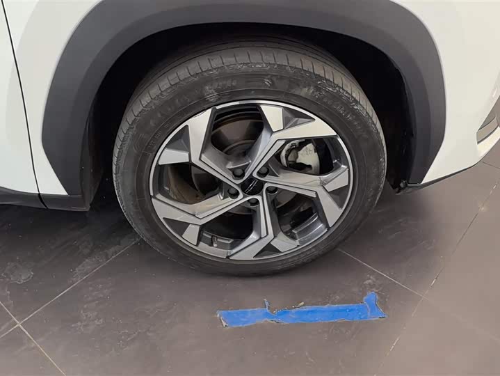 Фото 6 - Geely Atlas L