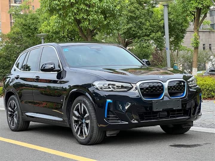 Фото 3 - BMW iX3