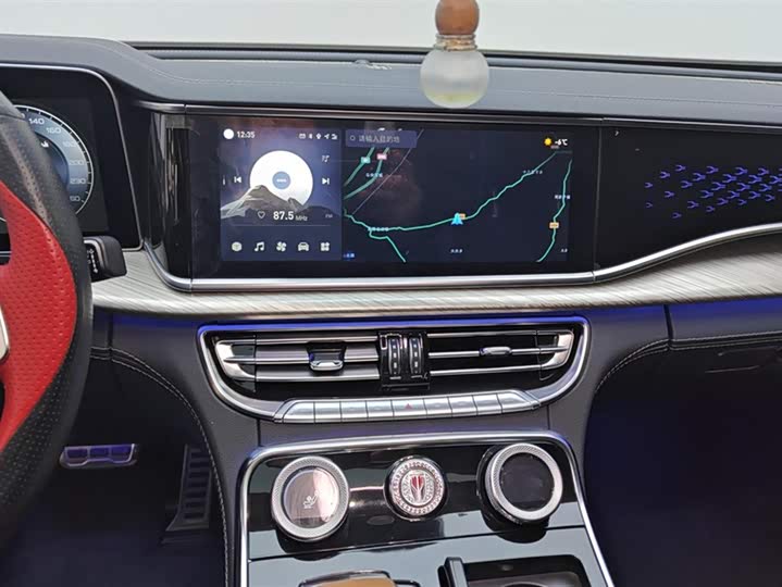 Фото 13 - Hongqi H9