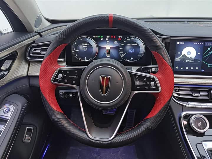 Фото 15 - Hongqi H9