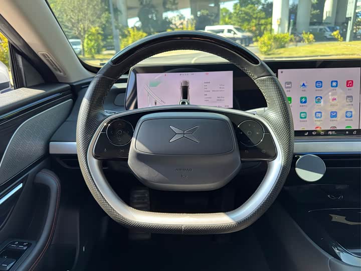 Фото 15 - XPeng P7