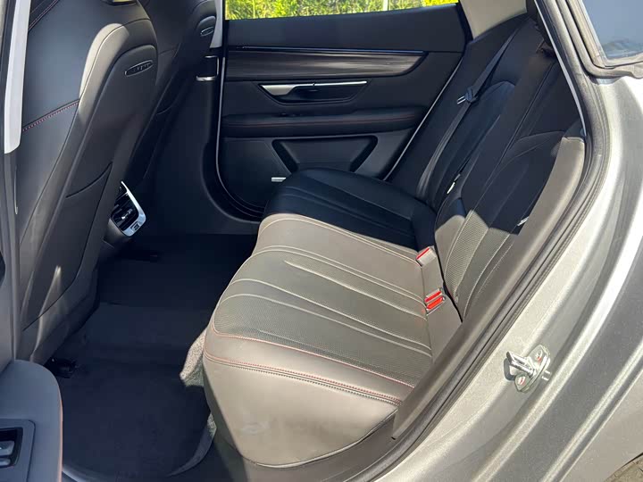 Фото 5 - XPeng P7