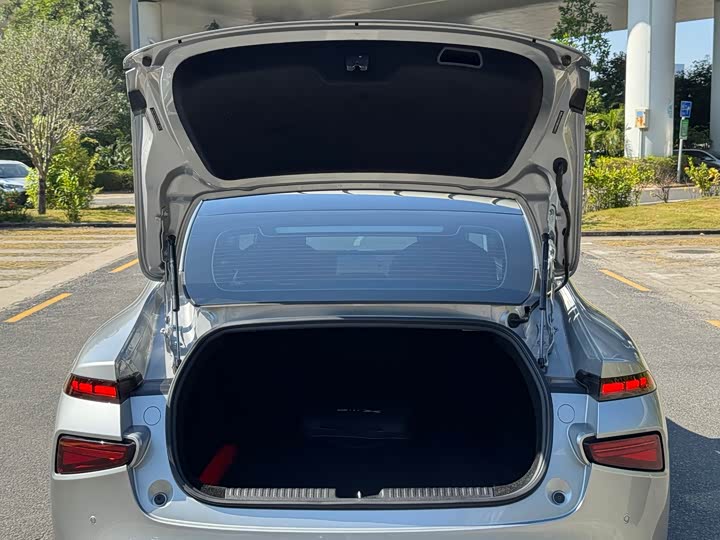 Фото 6 - XPeng P7