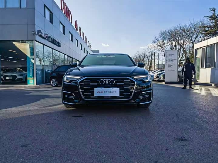 Фото 2 - Audi A6L