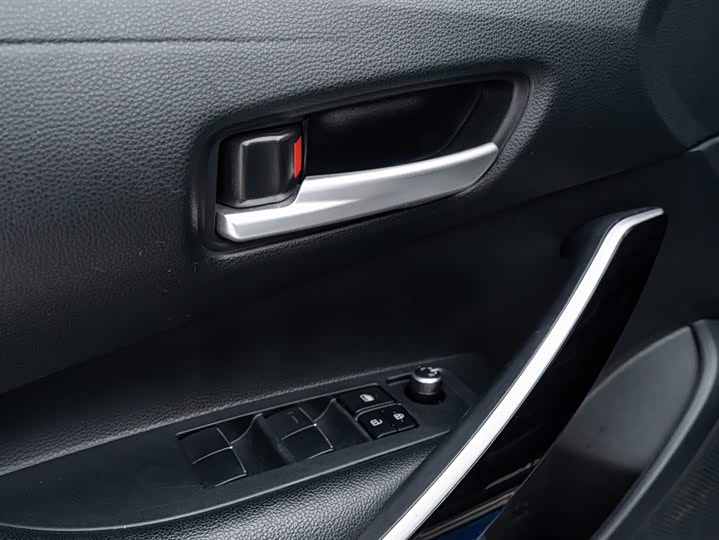 Фото 19 - Toyota Corolla