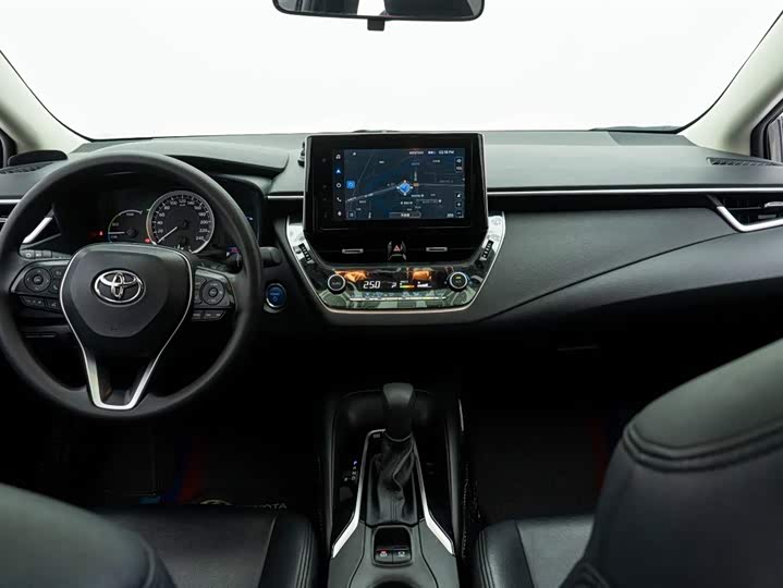 Фото 21 - Toyota Corolla