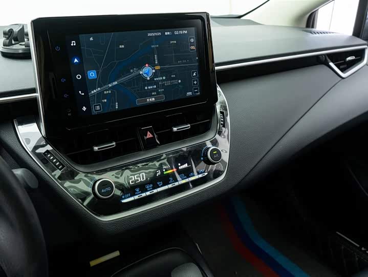 Фото 23 - Toyota Corolla