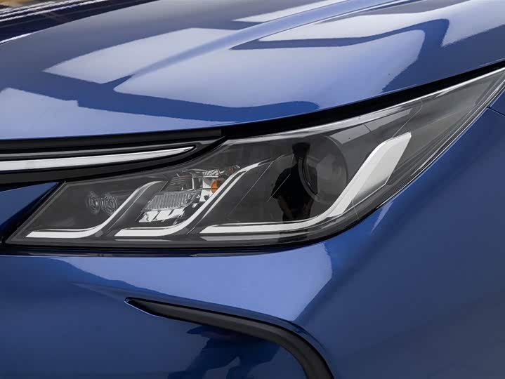 Фото 9 - Toyota Corolla