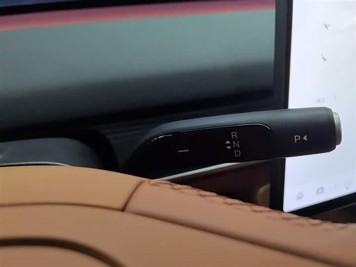 Фото 14 - Nio Onvo L60