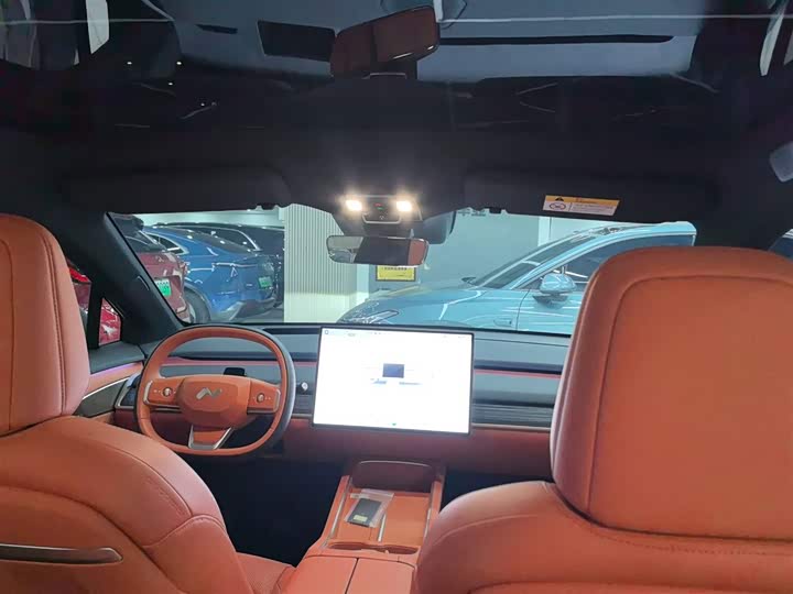 Фото 18 - Nio Onvo L60