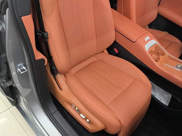 Фото 25 - Nio Onvo L60