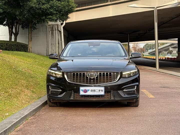 Фото 2 - Geely Preface