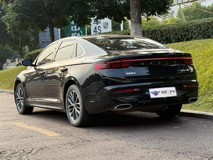 Фото 4 - Geely Preface