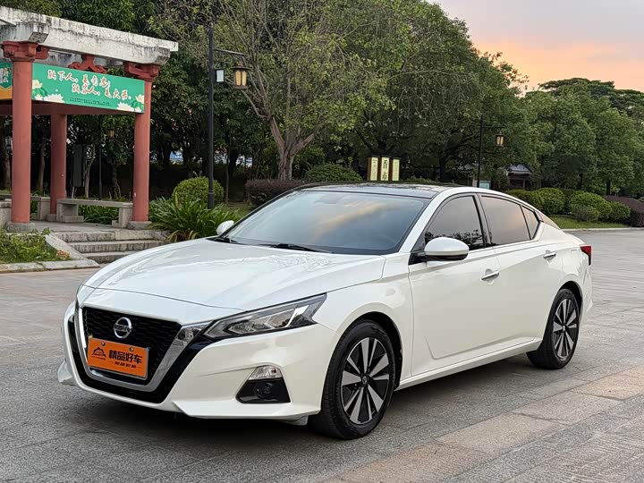 Фото 1 - Nissan Teana