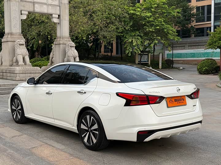 Фото 18 - Nissan Teana