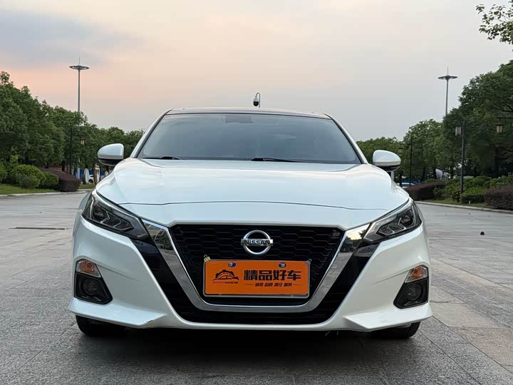 Фото 2 - Nissan Teana