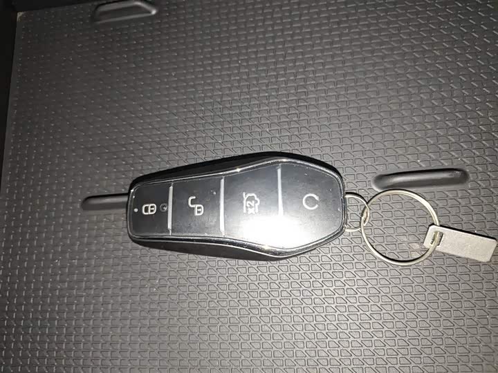 Фото 9 - BYD Yuan Up