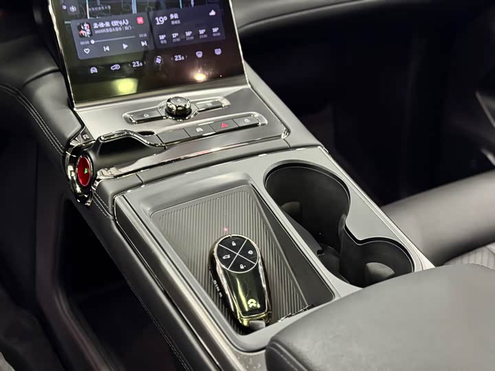 Фото 18 - Nio ES6