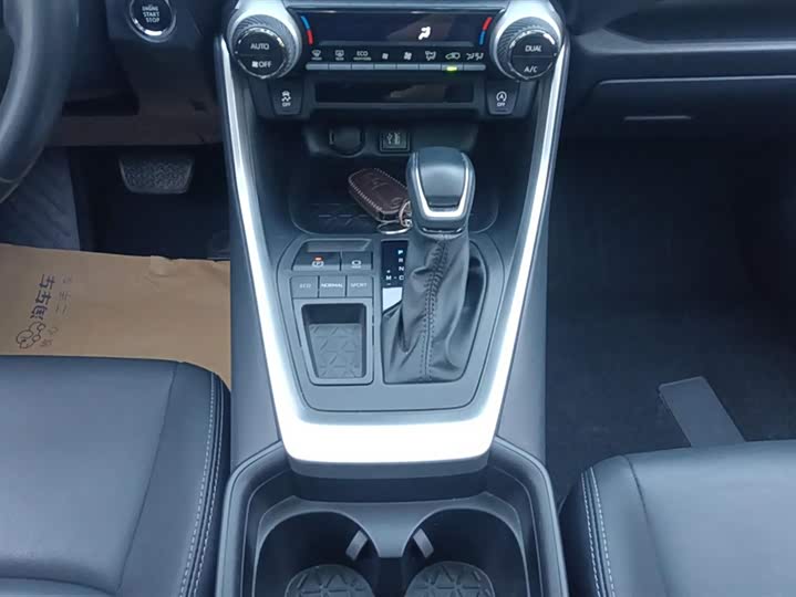 Фото 16 - Toyota Wildlander