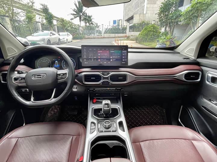 Фото 4 - Geely Okavango