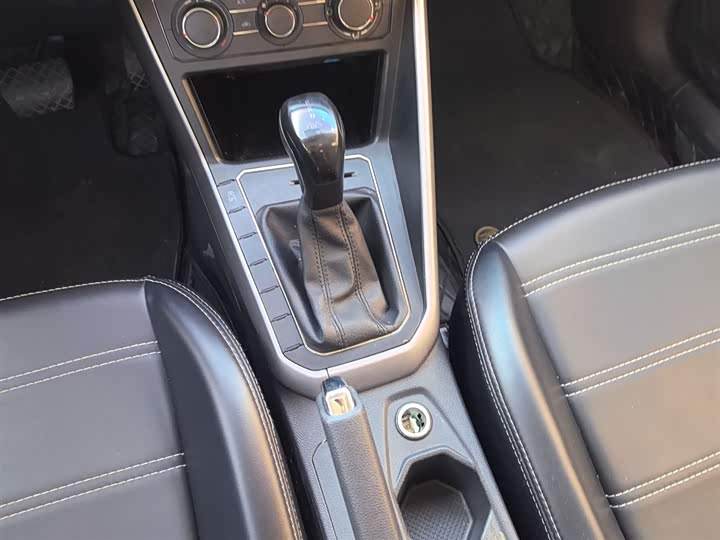 Фото 14 - Volkswagen Polo