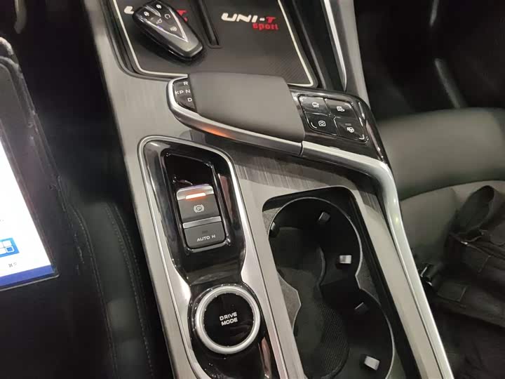 Фото 14 - Changan UNI-T