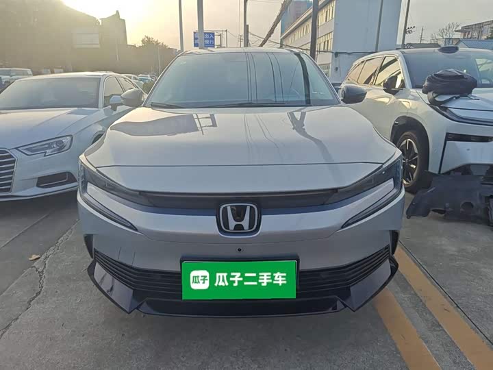 Фото 3 - Honda e:NP2