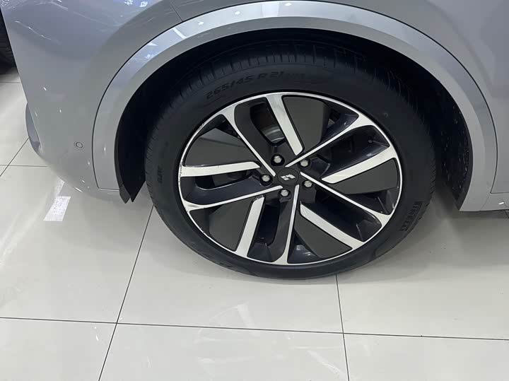 Фото 16 - LiXiang L9