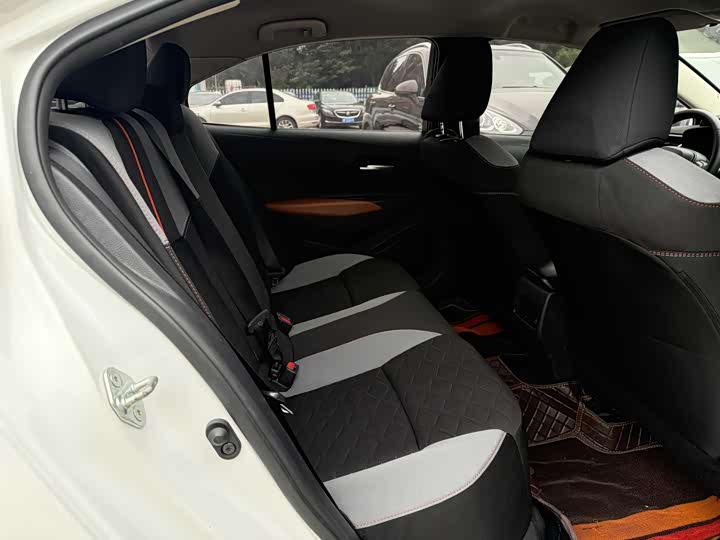 Фото 5 - Toyota Corolla