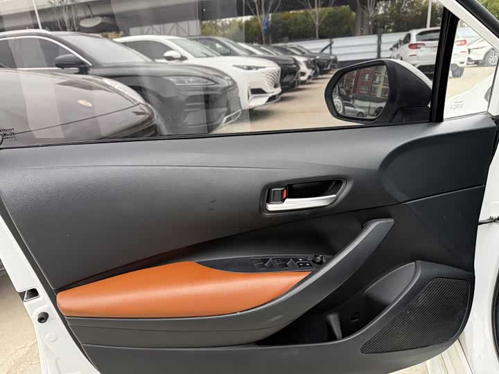 Фото 7 - Toyota Corolla