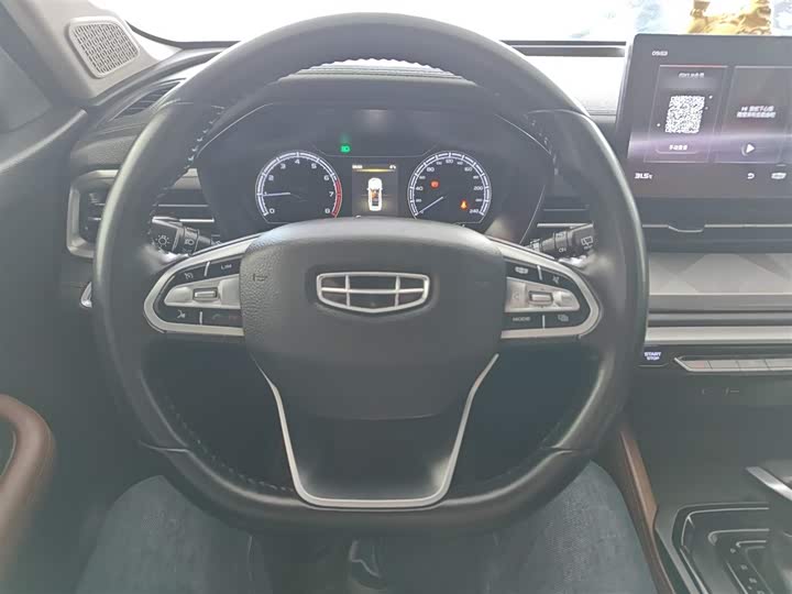 Фото 11 - Geely Vision X6