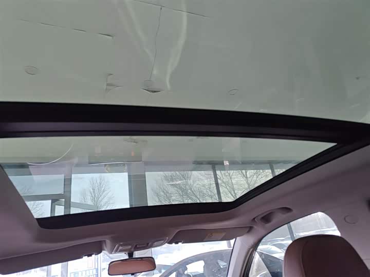 Фото 18 - Geely Vision X6