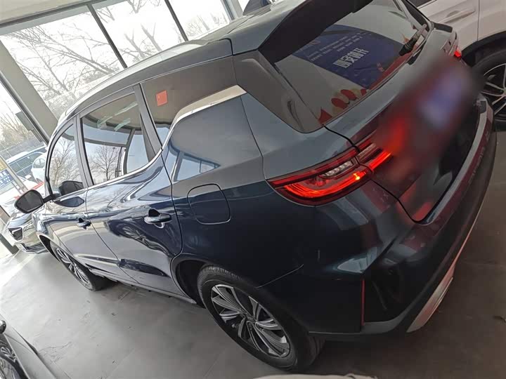 Фото 5 - Geely Vision X6