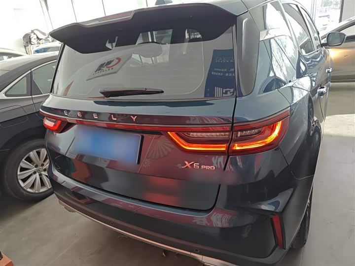 Фото 6 - Geely Vision X6