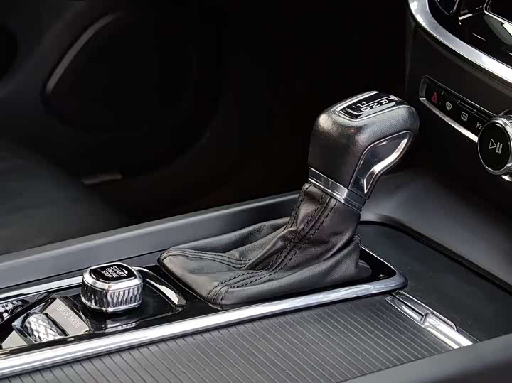 Фото 14 - Volvo S60