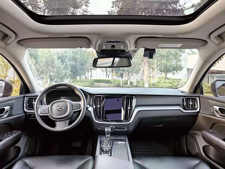 Фото 8 - Volvo S60