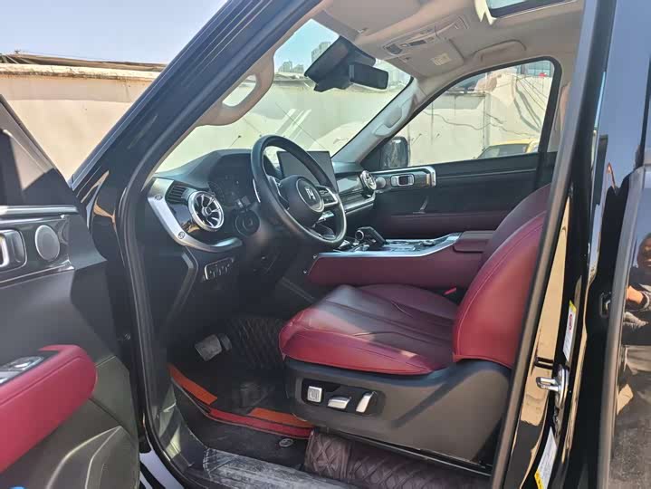 Фото 2 - Tank 400 Hybrid